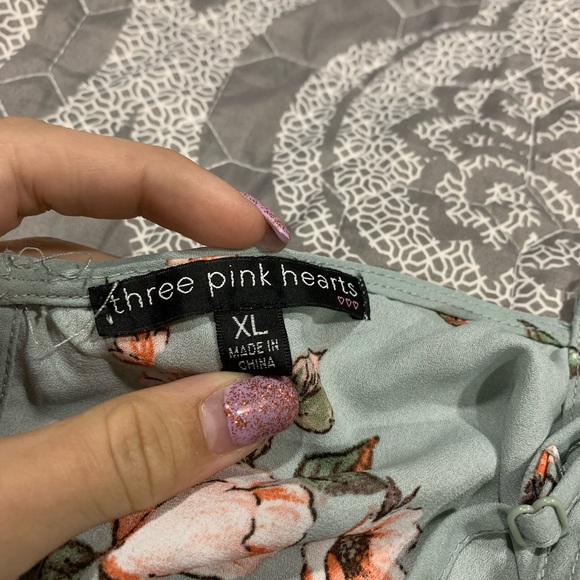 Dress with shorts - Picture 2 of 3